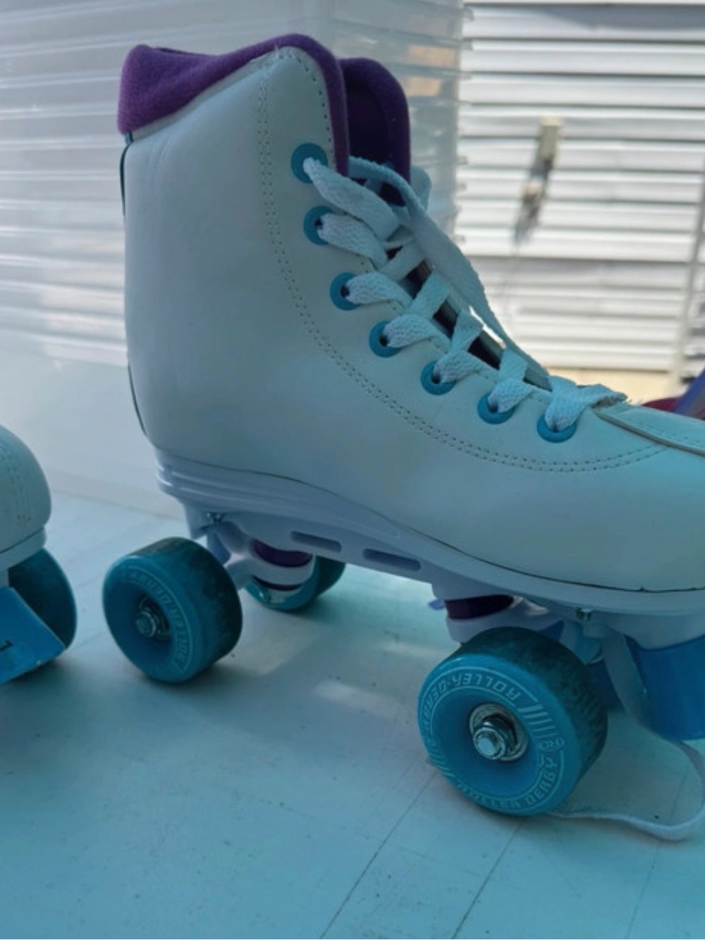 Classic White and Purple Women's Roller Skate size 7 - Picture 3 of 7
